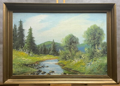 ŘEKA V LETNÍ KRAJINĚ POD HORAMI