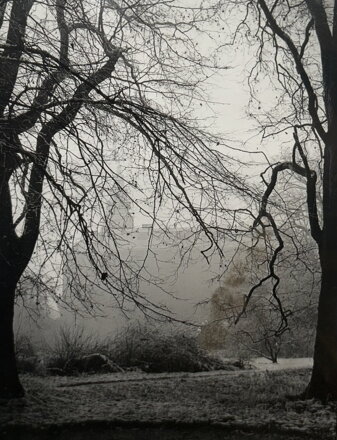 ZTRACENÝ HRAD V MLZE - FOTOGRAFIE