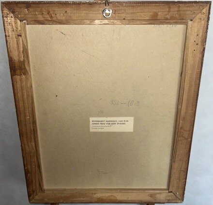 MLADÁ ŽENA PŘED ZRCADLEM - REPRODUKCE - REMBRANDT HARMENSZOON VAN RIJN