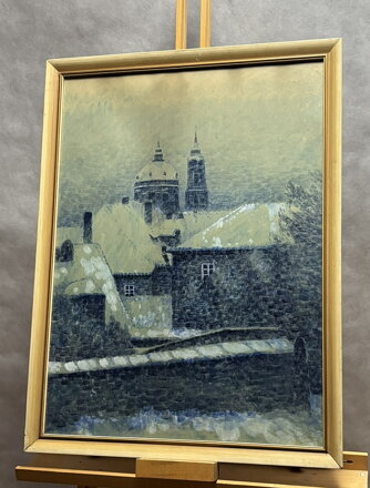 PRAHA ZASNĚŽENÉ STŘECHY NA MALÉ STRANĚ S VÝHLEDEM NA CHRÁM SV. MIKULÁŠE - HOLEČEK JAN