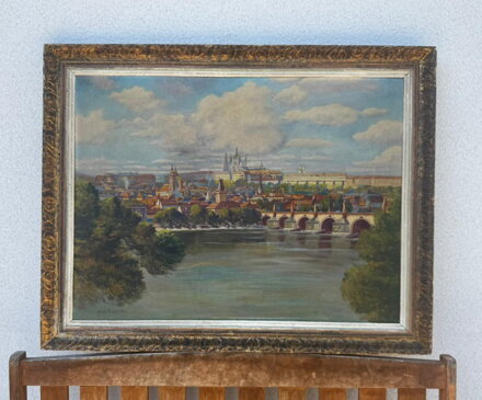 PRAHA HRADČANY S KARLOVÝM MOSTEM A VLTAVOU V POPŘEDÍ - SIGNOVÁN