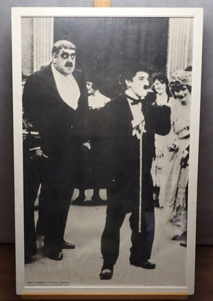 CHAPLIN NA KOLEČKOVÝCH BRUSLÍCH - ERIC CAMPBELL, CHARLIE CHAPLIN - REPRODUKCE FOTOGRAFIE