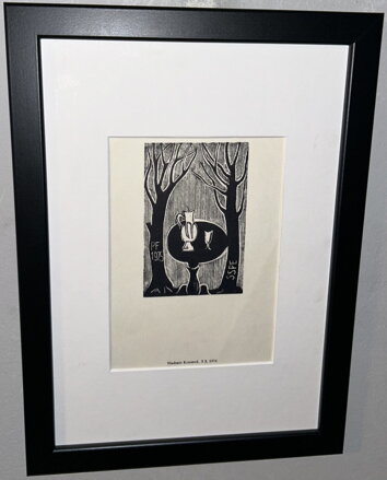 STOLEK S NADOBÍM U STROMŮ - KOMÁREK VLADIMÍR