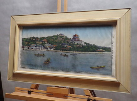 PANORAMATICKÝ POHLED NA KOPEC DLOUHOVĚKOSTI V PEKINGU - HEDVÁBÍ