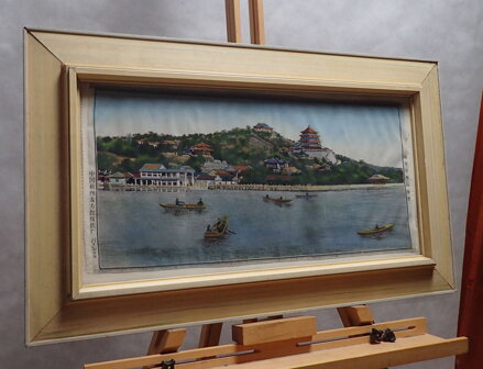 PANORAMATICKÝ POHLED NA KOPEC DLOUHOVĚKOSTI V PEKINGU - HEDVÁBÍ