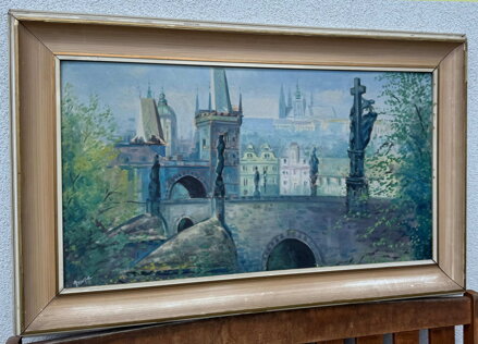 PRAHA POHLED NA KARLŮV MOST A HRADČANY - SIGNOVÁN