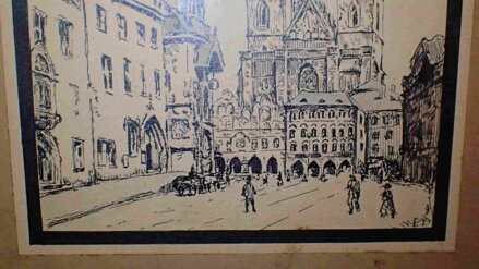 PRAHA STAROMĚSTSKÁ RADNICE S TÝNSKÝM CHRÁMEM V POZADÍ - SIGNOVÁN