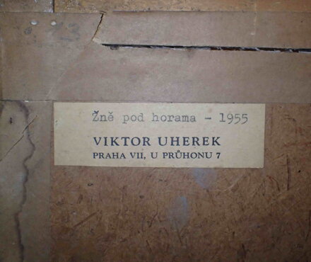ŽNĚ POD HORAMA - UHEREK VIKTOR